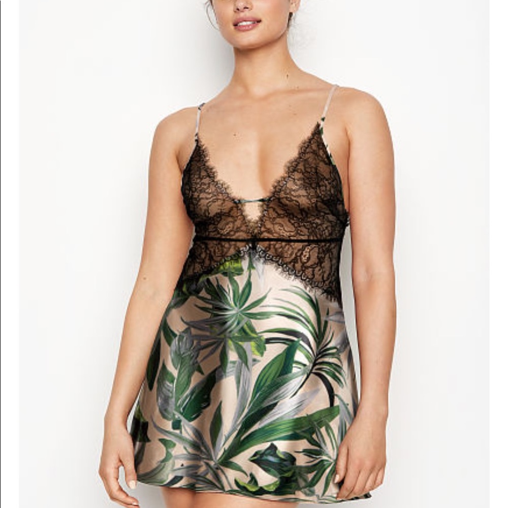 Medium VS Lace and Satin Slip